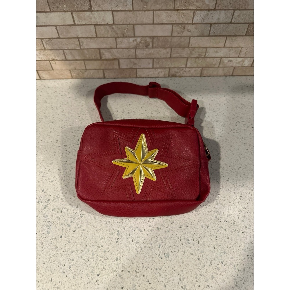 Captain Marvel‎ Fanny Pack g1